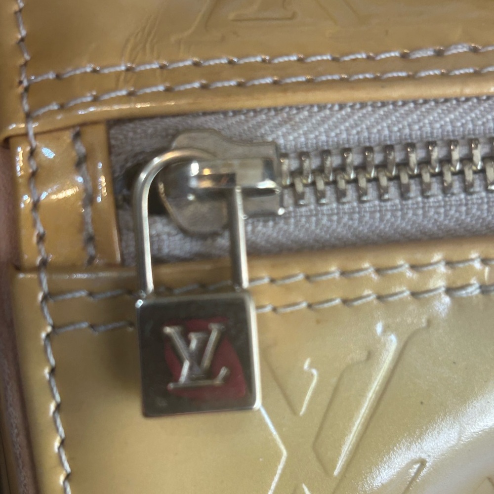 Louis Vuitton Monogram Vernis Papillon bag - Picture 8 of 17